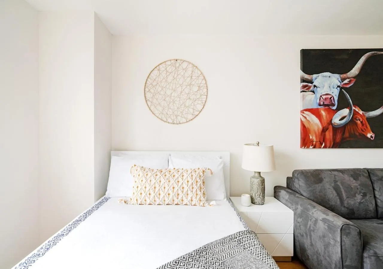 Unique Studio Apartment At East Side Нью-Йорк